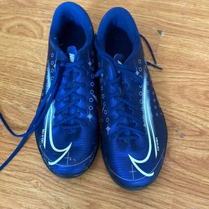 Boys Nike shoes in excellent condition